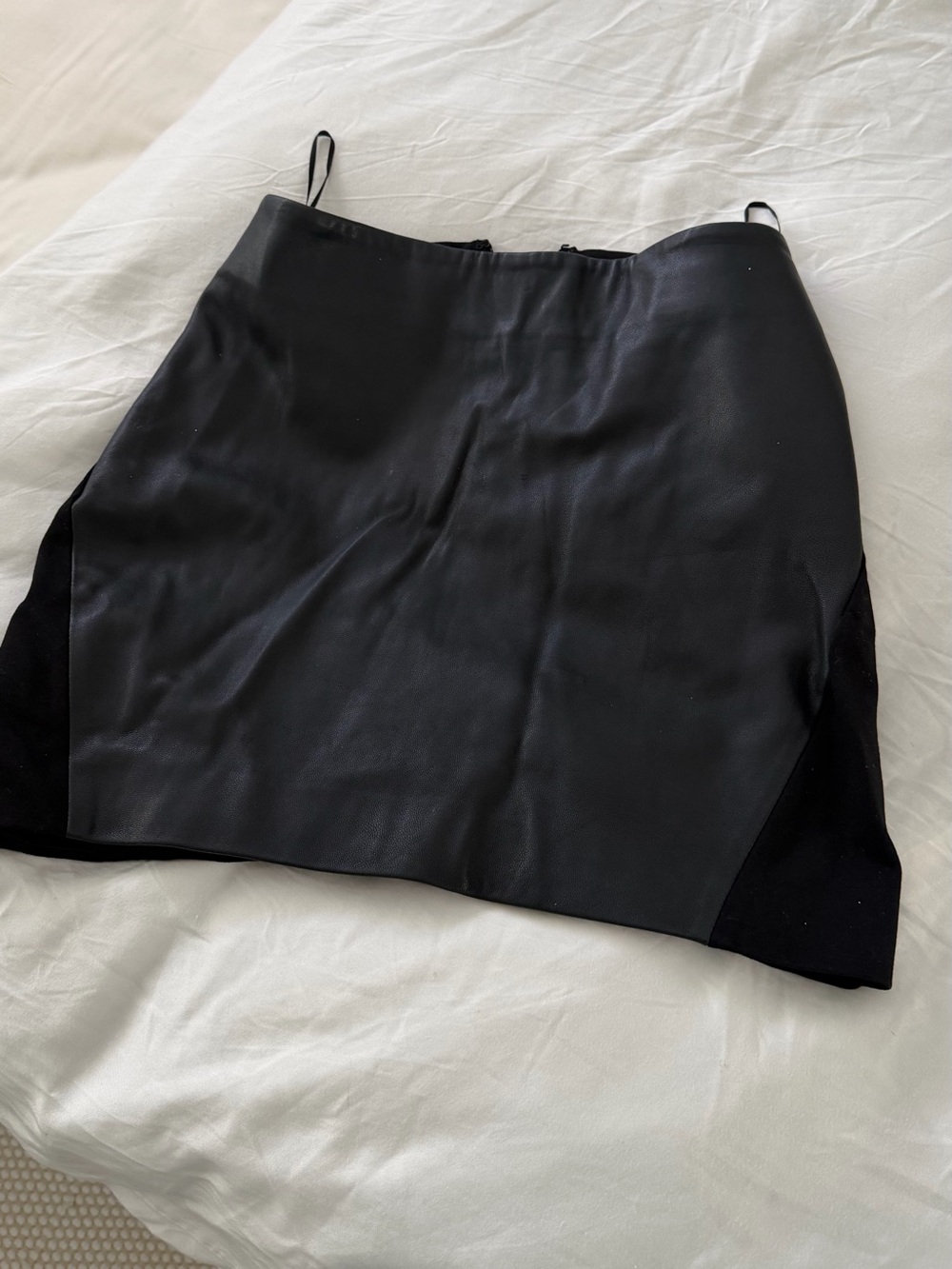 Halston heritage 100% lamb leather skirt size 2